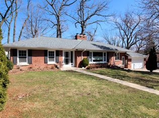 4830 W Vollmer Ave, Greenfield, WI 53219