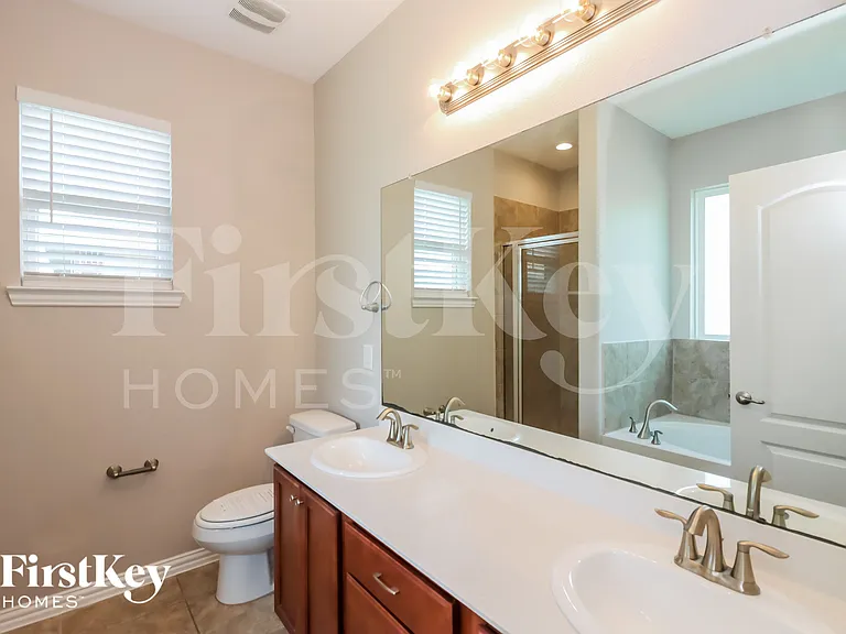 131 Brazos Dr — Photo 16