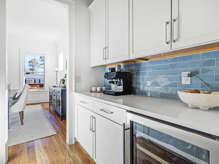 2852 Dorchester Pl — Photo 14
