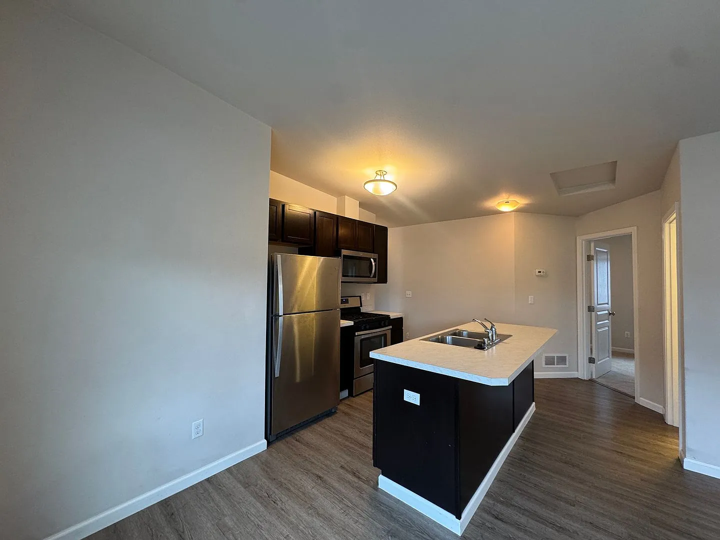 140 Willow View Cir — Photo 4