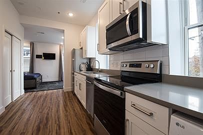 2nd image of 2637 W Girard Ave #1