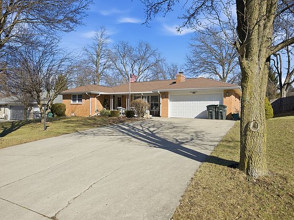 2nd image of 1302 N Forest Ave