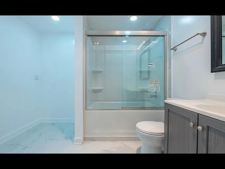 7306 N Winchester Ave #301 — Photo 1