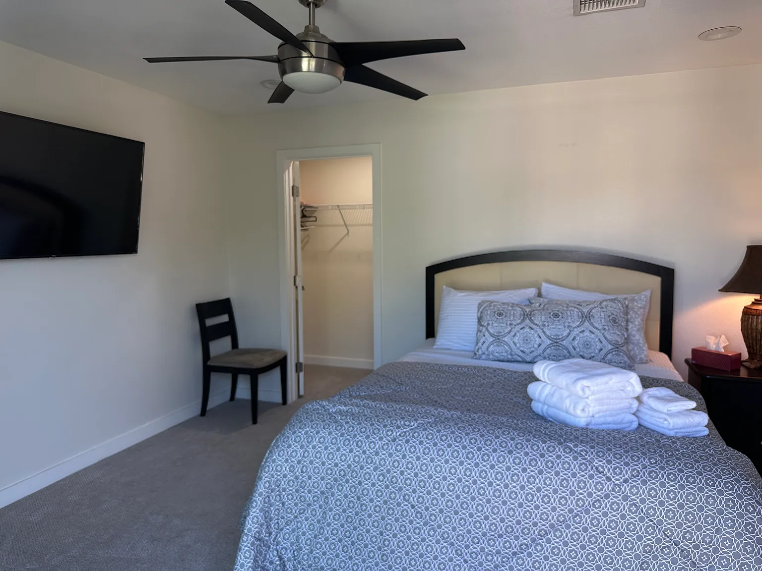 4 bed, 2223 sqft, $4,500 — Photo 3