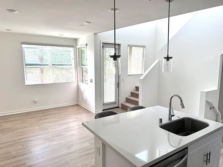 9680 Aire Pl — Photo 5