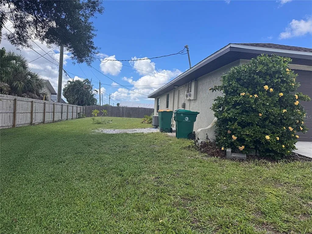 2 bed, 1.5 bath, 828 sqft, $1,350 — Photo 3