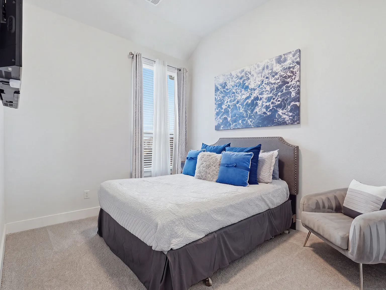 4 bed, 2318 sqft, $2,900 — Photo 4