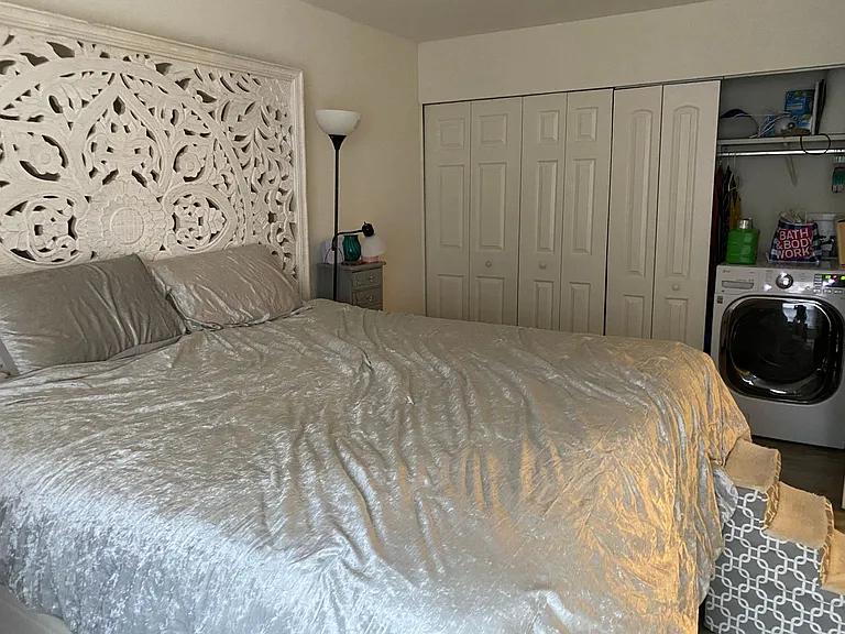 University Park Apartments near Cornell University — Photo 391