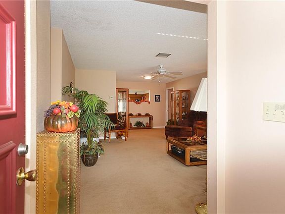 4th image of 2136 Bramblewood Dr N