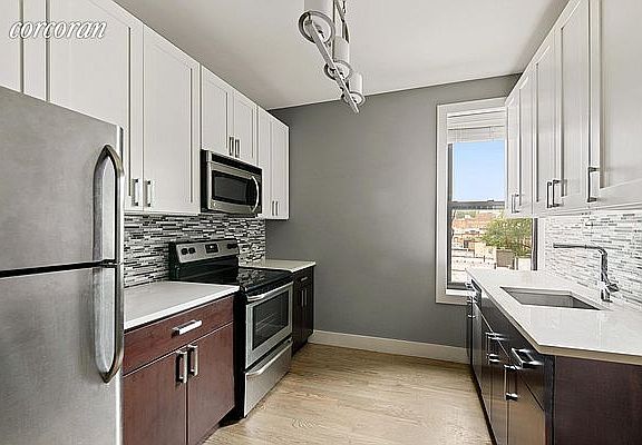 3rd image of 35 Clarkson Ave APT 2D