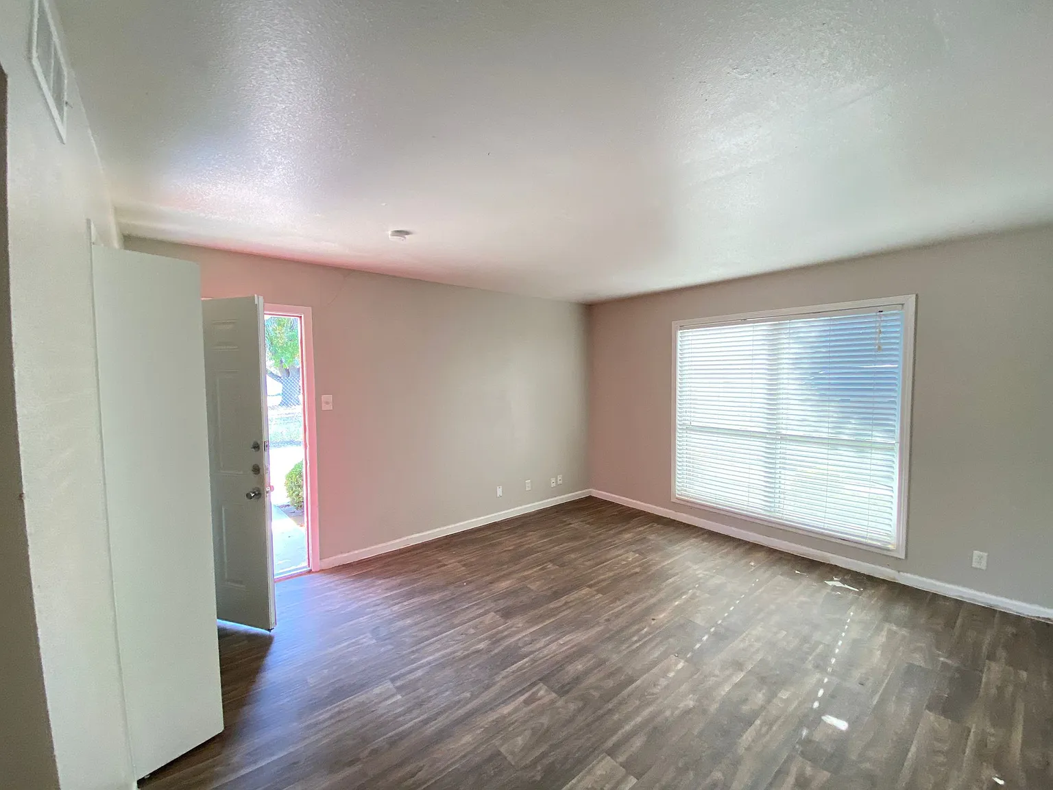 1 bed, 780 sqft, $750 — Photo 2