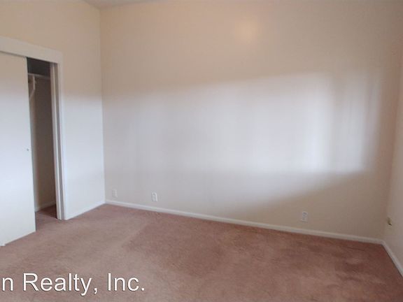 4th image of 212 22nd St