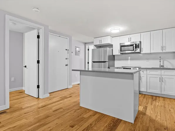 807 Elsmere Pl, Bronx, NY 10460