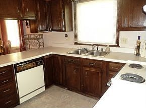 5th image of 639 Mount Mary Dr
