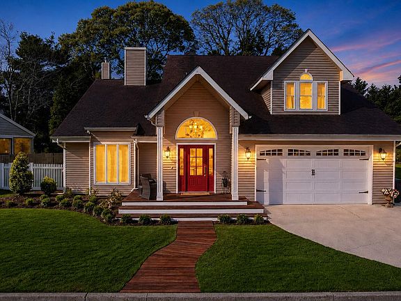 3rd image of 107 Holly Ln
