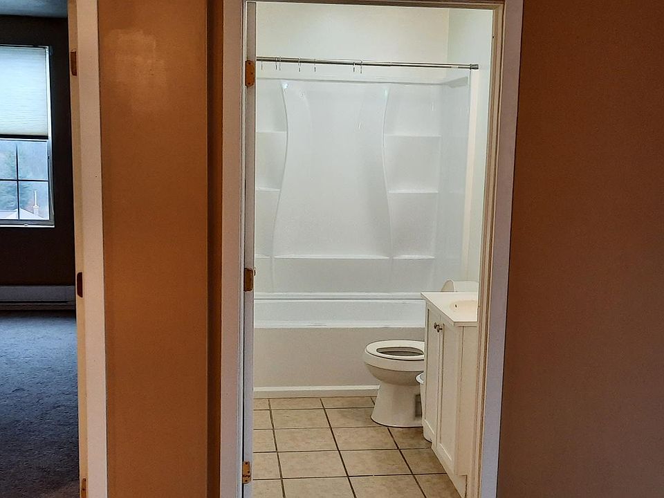 2nd image of 445 Braddock Rd