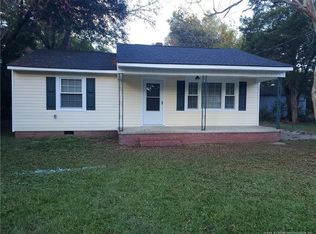 5104 Catalpa Rd, Fayetteville, NC 28304