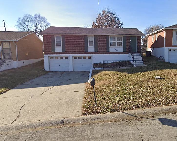 8724 N Jefferson St — Photo 2