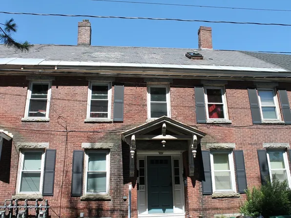 62 Grove St, Fitchburg, MA 01420