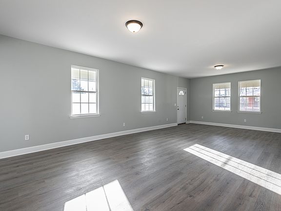 5th image of 1819 Jenkins Rd
