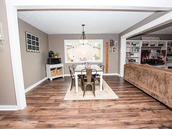 5th image of 4372 Stoner Dr