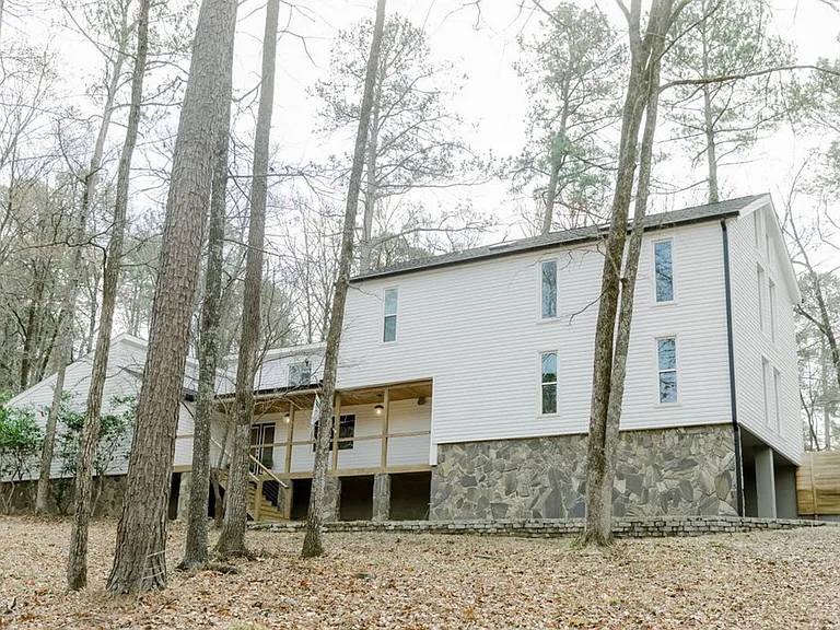 1 Woodbridge Way — Photo 1