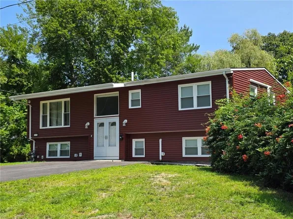 150 Freeman St, Warwick, RI 02886