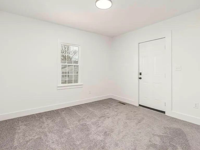 407 Cox Ave — Photo 10