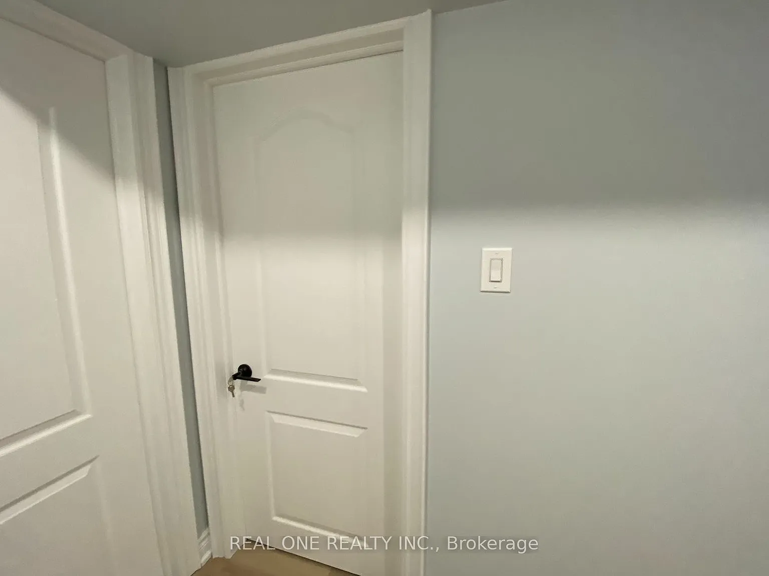 1186 Shadeland Dr — Photo 4