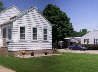 727 N Logan St, Lincoln, IL 62656