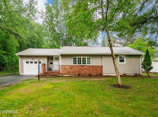 512 Leonardville Rd, Belford, NJ 07718