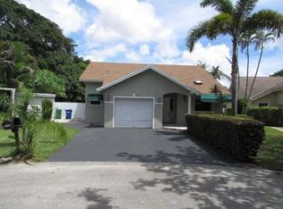 3911 NW 73rd Ter, Coral Springs, FL 33065