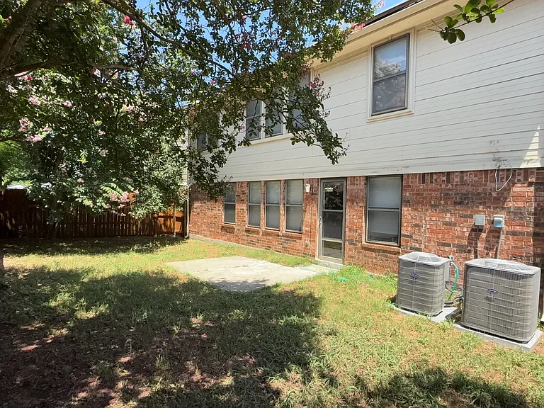 768 Pierre Ln — Photo 20