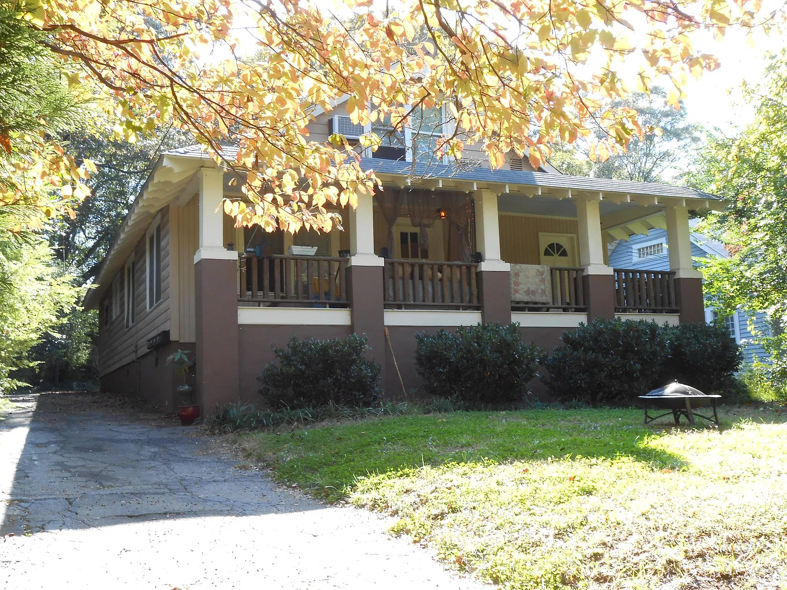 1093 Austin Ave NE — Photo 3