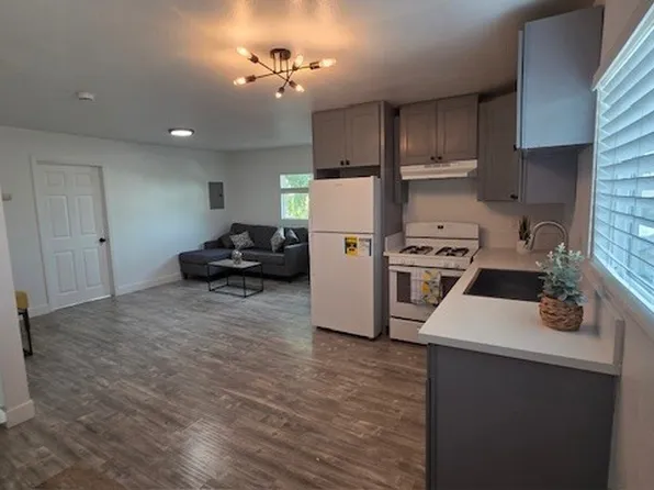1114 W 55th St, Los Angeles, CA 90037