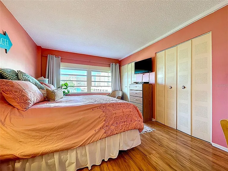 4650 Cove Cir #209 — Photo 11