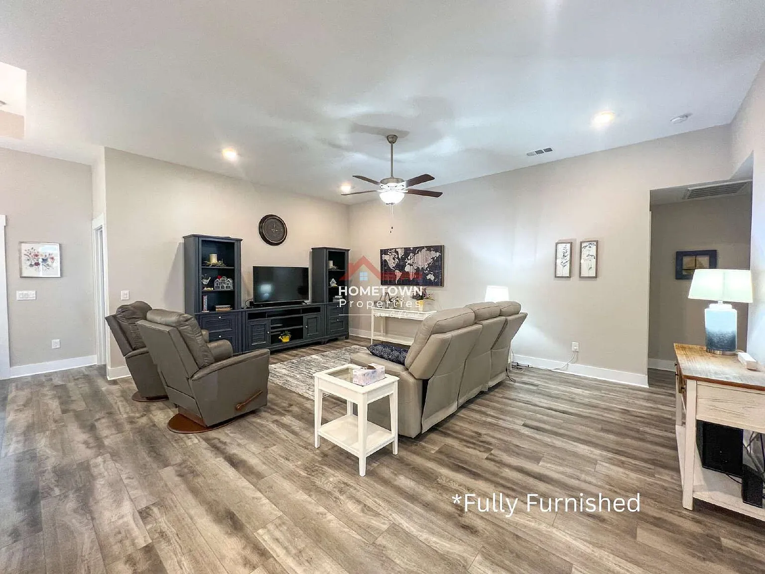 3 bed, 2.0 bath, 1841 sqft, $3,200 — Photo 2