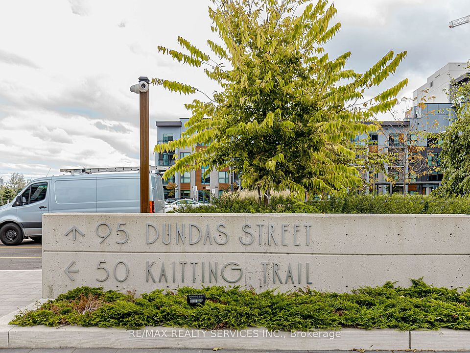 1st image of 95 Dundas St W #101
