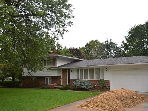 3rd image of 26524 Fort Meigs Ct