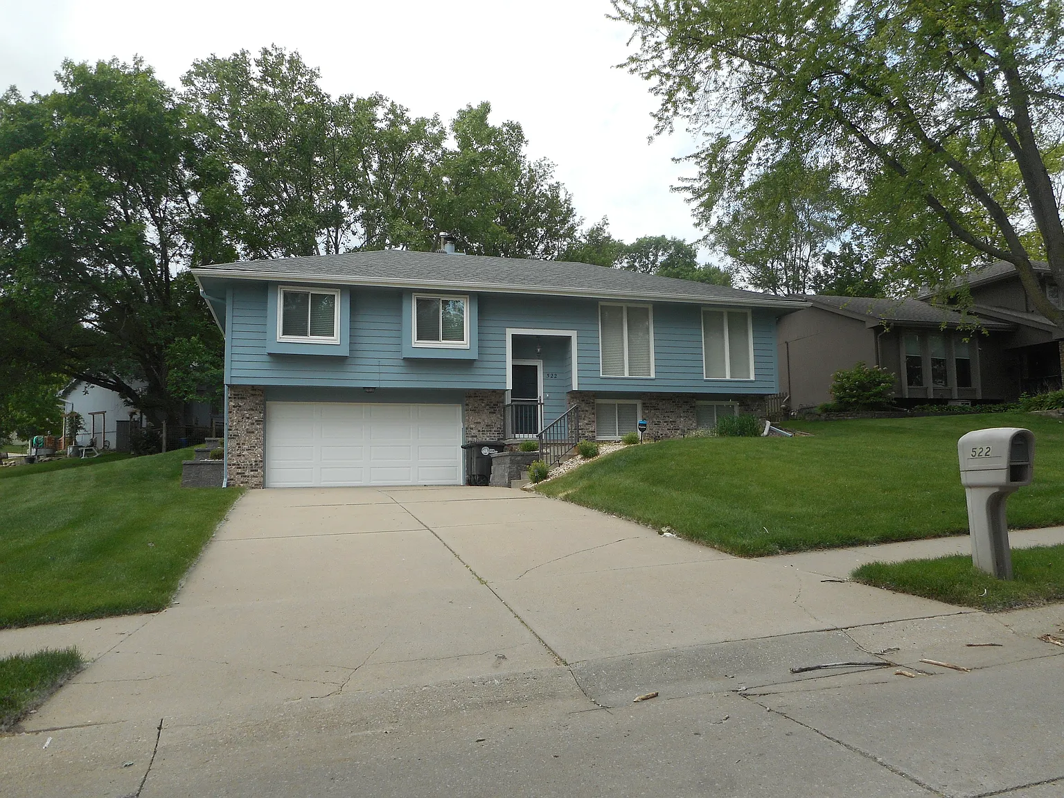 3 bed, 2012 sqft, $2,150 — Photo 1
