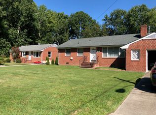 20 Azalea Dr, Newport News, VA 23602