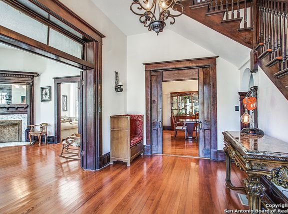 5th image of 332 Florida St