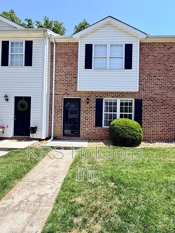 2 bed, 2.5 bath, 1284 sqft, $1,400 — Photo 2