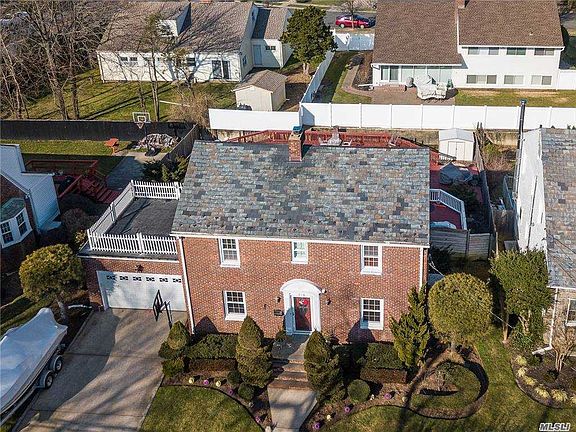 2nd image of 176 California Ave