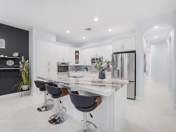 4th image of 11237 NW 70th Court