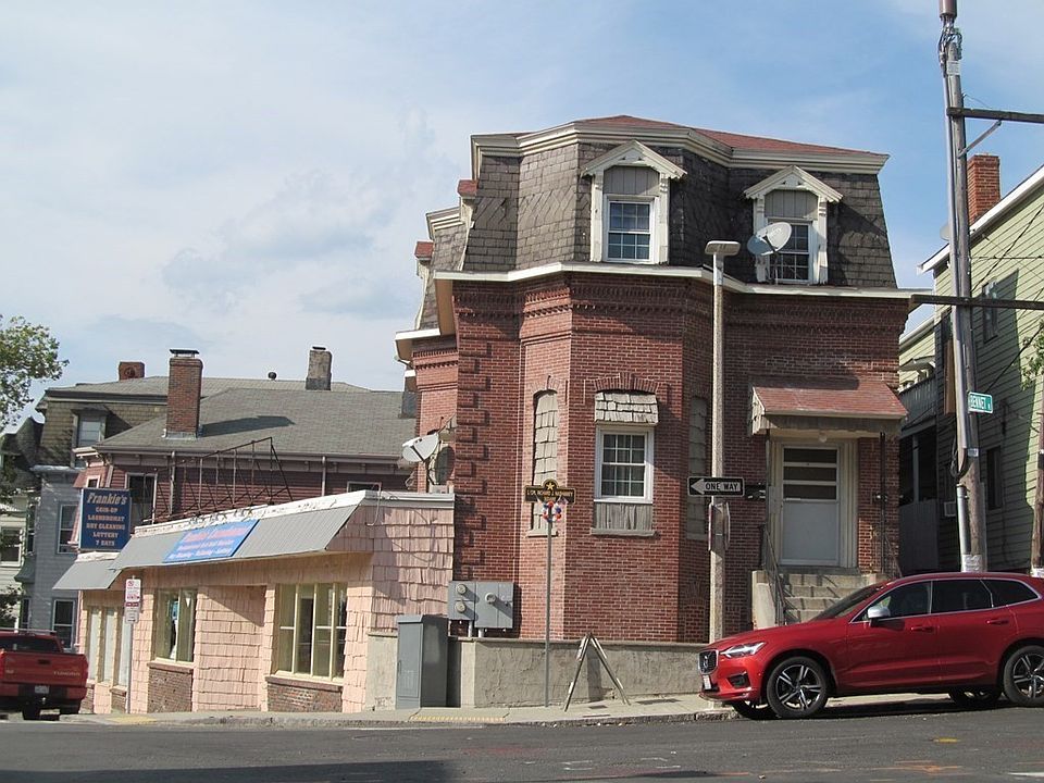 1st image of 24 White St