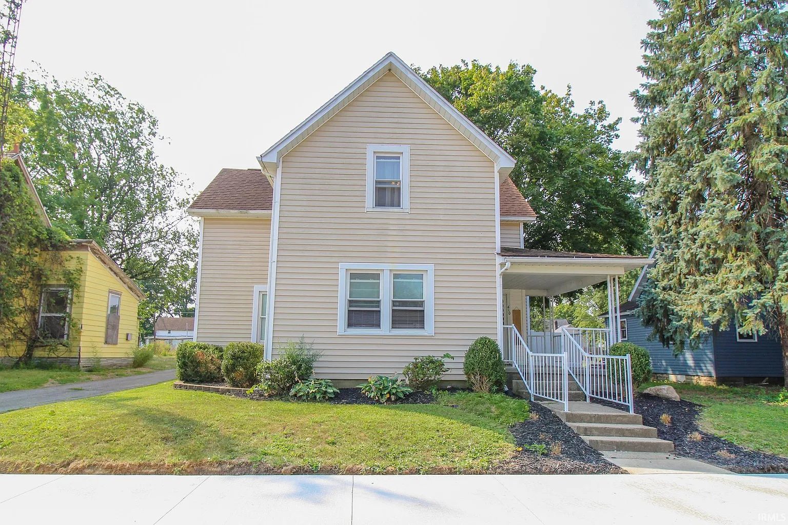 410 Thompson St photo 1