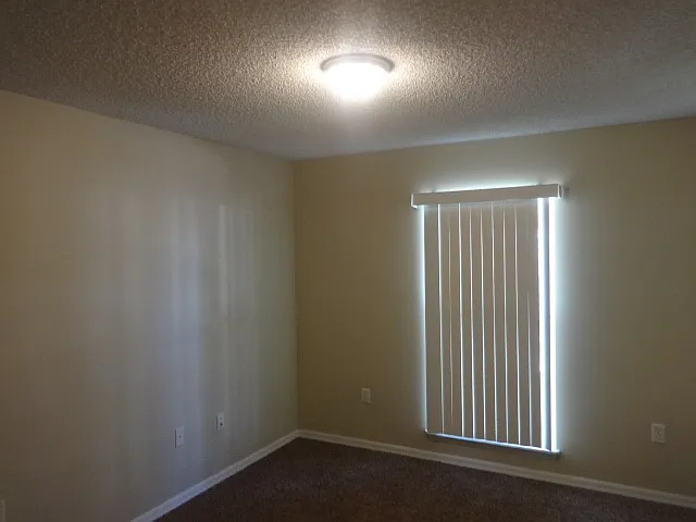 2056 Redwood Cir NE — Photo 8