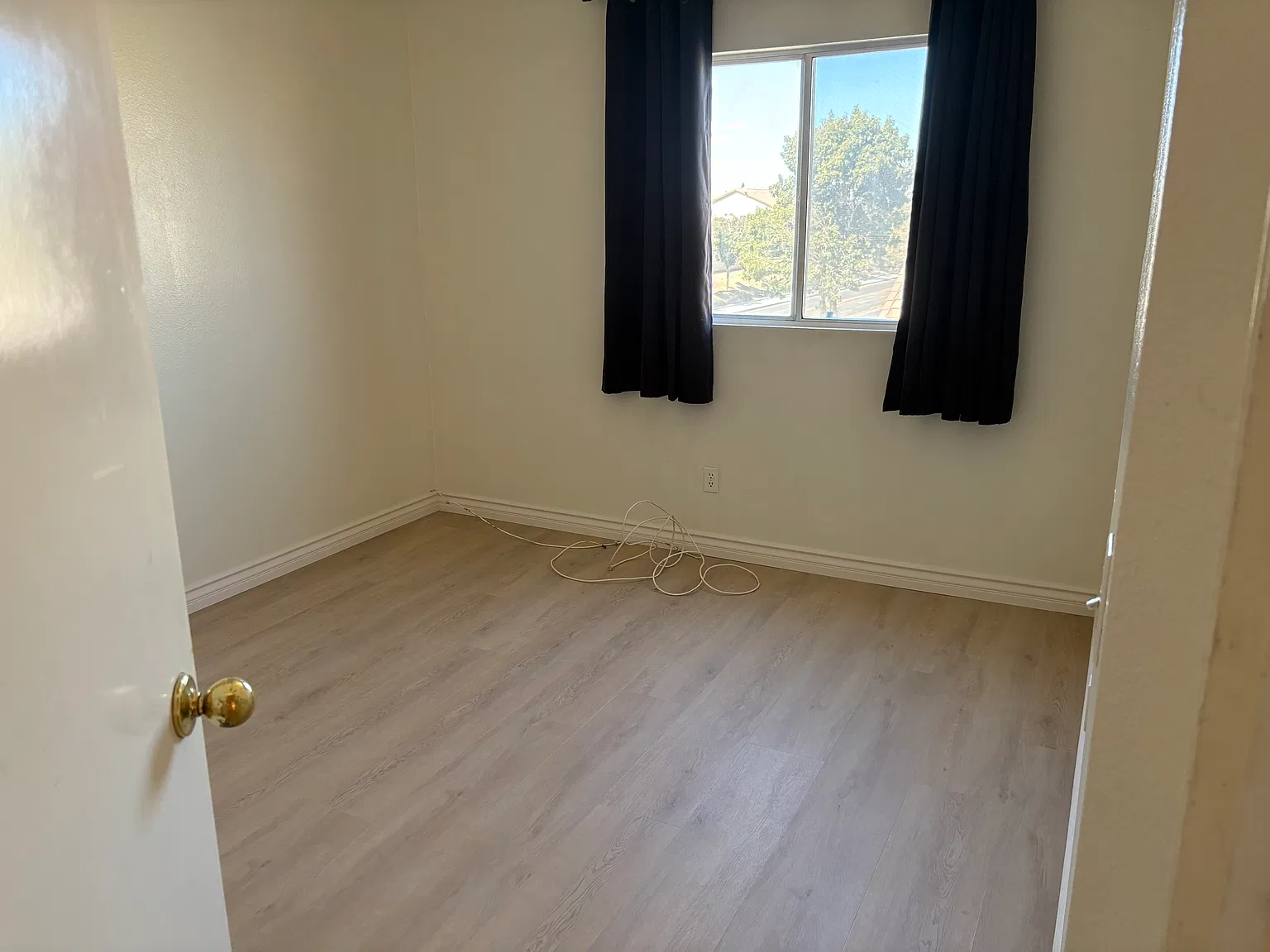 3 bed, 2.5 bath, 1516 sqft, $2,100 — Photo 3