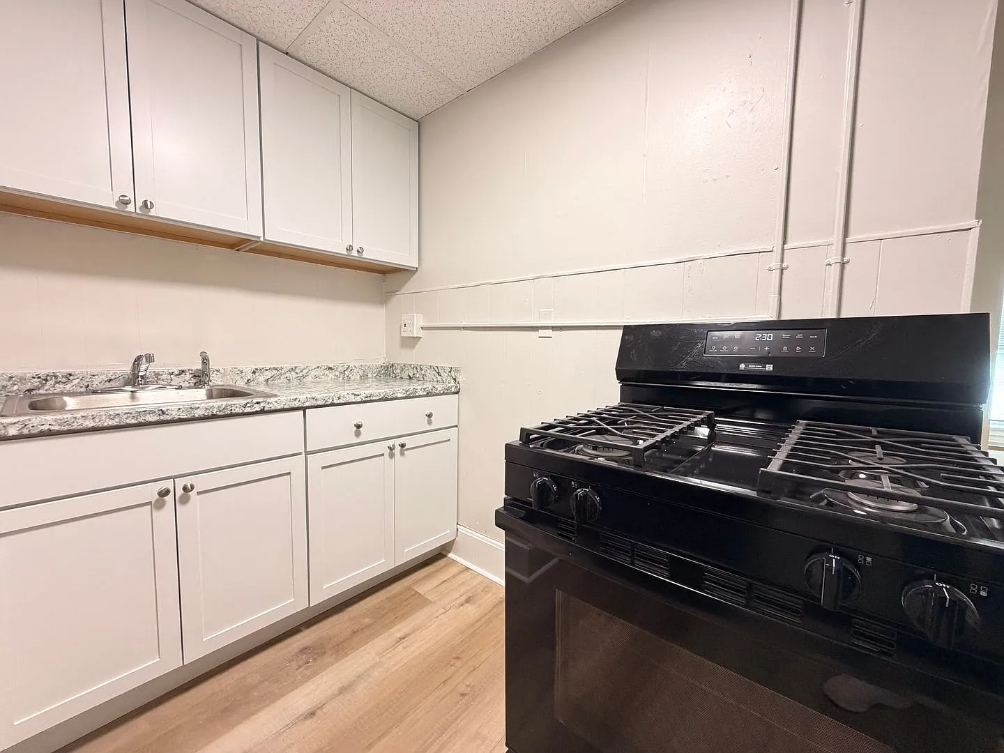 1 bed, 1.0 bath, 517 sqft, $1,400 — Photo 2
